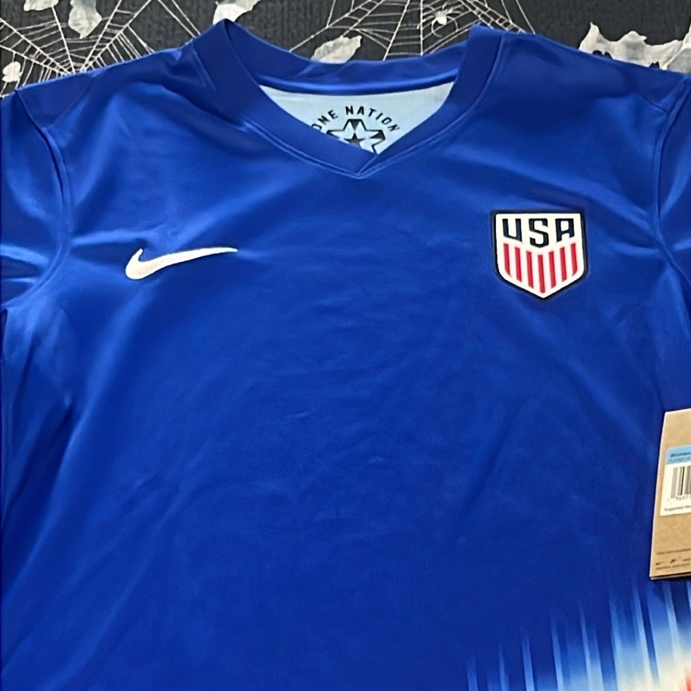 NWT 2024 NIKE DRI-FIT TEAM USA WOMENS SOCCER FUTBOL JERSEY SIZE MEDIUM - Picture 2 of 8